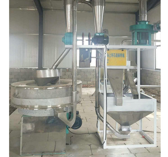 石磨面粉機(jī)廠家的小編為您介紹:如何調(diào)節(jié)石磨的研磨細(xì)度？